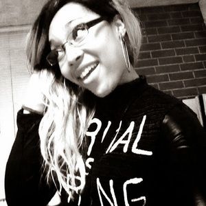 Meet your Posher, Constance